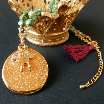 Collana "Thalia", con elementi Swarovski e la riproduzione del famoso disco