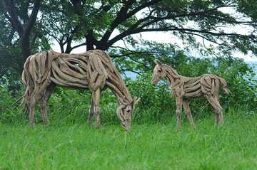 "Fohlen Nummer 4 stehend, Stockmaß 104 cm" Driftwood Art Horse Foal