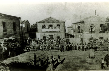Plaza de toros en la plaza del ayuntamiento 1957