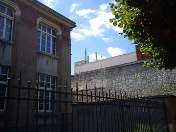 Relais GSM aux abords école primaire