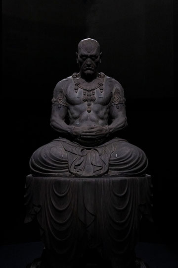 聖地　護国神社宝鑑　二百四拾六万余柱に捧ぐ！　平成十年　　　定価８万５千円 聖地 護国神社宝鑑 二百四拾六万余柱に捧ぐ！ 平成十