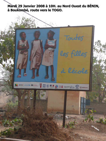 Bonne mesure prise par les gouvernements au Bénin et au Togo. L' école est gratuite pour les filles. 351 KO.