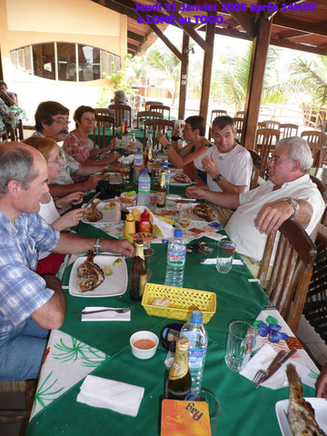 Restaurant sur la plage de Lomé, à midi jeudi 31Janvier.455KO.