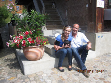 Nando ging als Erster! Er lebt nun am schönen Genfersee bei Vera, Dave und Simon, sowie den Hunden Baschir und Bohème. Alles Gute Nandeli!!