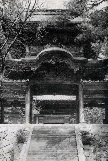 　　大本山永平寺・中雀門・絵葉書　（東川寺所蔵）