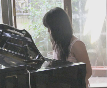 piano lesson in bali