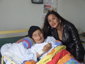 Rocío con Viejo en Hospital Gdiatrico