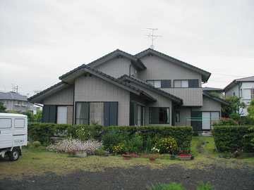 閑静な住宅地に建つ家