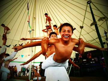Circo FantazzTico auf internationaler Tournee in Europa