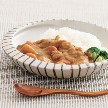 信楽焼きで作ったカワグチ企画オリジナルのカレー専用皿