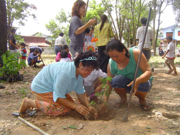 Parents and local residents planting seedlings too!