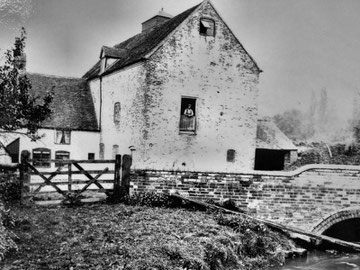 New Hall Mill. Reproduced with the kind permission of the late Keith Berry from his on-line collection - see Acknowledgements for a link to his website.