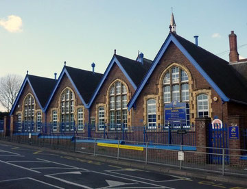 Benson School. Image on Geograph SP0488 © Copyright Julian Osley and licensed for reuse under Creative Commons Licence Attribution-ShareAlike 2.0 Generic (CC BY-SA 2.0).