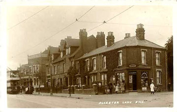 Alcester Lanes End tram terminus at the Kings Arms after 1906. Postcard courtesy of Ian FOFB posted on the Old Birmingham Pictures website.