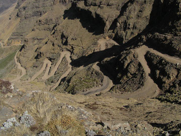 Straße rauf zum Sani Pass