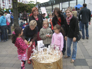 Tolle Bastelaktion für Kinder au dem Stadtteilfest