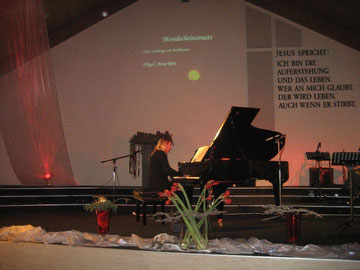 Anna Rott spielt die Mondscheinsonate
