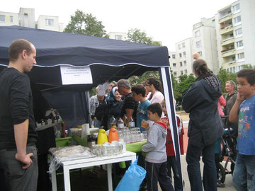 Die Besucher ließen sich arabische Spzialitäten schmecken