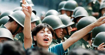 Militæret indtog den 4. juni 1989 Tiananmen pladsen i det centrale Beijing 