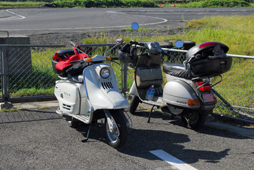 どうしたって高速を利用できない排気量だというのに、それでも日光サーキットまで応援に駆けつけてくれるツワモノもいるぞ。でも茂原ならグッと近いので断然行きやすい!