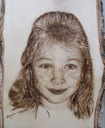 Portrait Mädchen in Brandmalerei