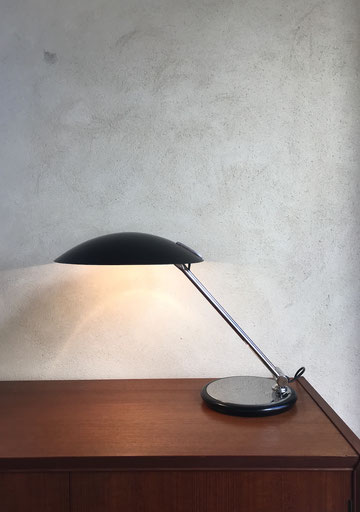 lampe Aluminor.  lampe soucoupe    lampe de bureau vintage