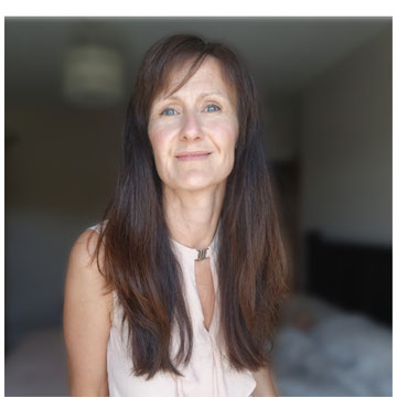 Experienced psychotherapist Christine Hopfgarten offering online and in-person psychotherapy, specialising in EMDR