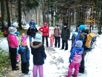 Die Familiengruppe hat auch im Winter Spaß