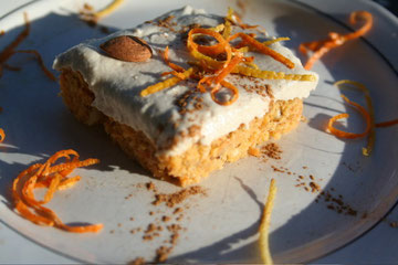 Raw Carrot Cake with Cashew Vanilla Cream