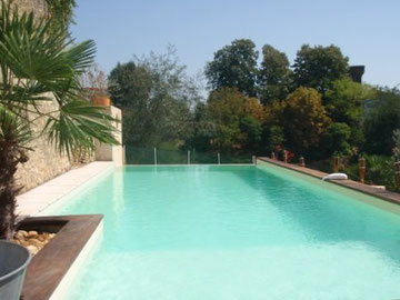 LA PISCINE À DÉBORDEMENT