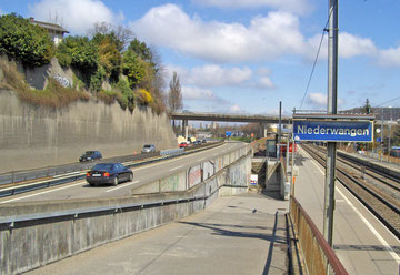 Station Niederwangen, Fussgängerunterführung, Autobahn und SBB-Geleise