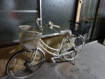 栄家旅館の自転車