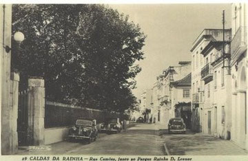 Postal que retrata a Rua de Camões, onde se situa a Pastelaria Machado