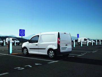Kangoo Z.E. an der Stromtankstelle