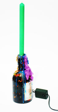 C27 - lampada porta candela con luci a led multicolore e cera profumata colata sul collo delle bottiglia - dim. 37.5 cl