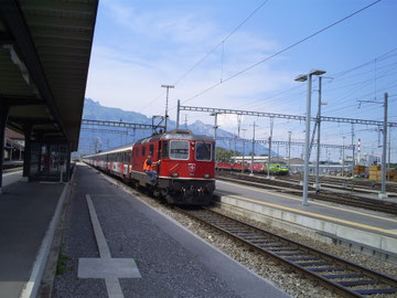 Zug 15162 bei der Abfahrt Richtung Zürich HB im Grenzbahnhof Buchs (SG)