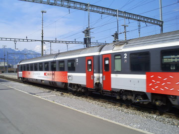 Zug 15162 bei der Abfahrt Richtung Zürich HB im Grenzbahnhof Buchs (SG)