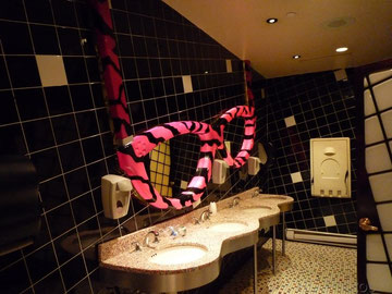 Toilettes dames Planet Hollywood (Niagara)
