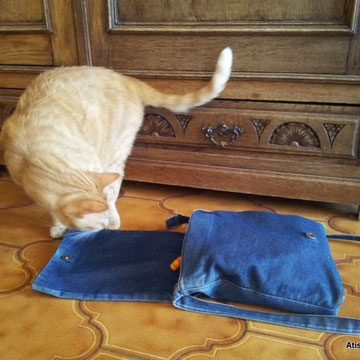 Sac à main en jean bleu