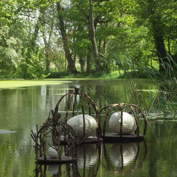 "Ei-nerlei" Papier,Gips,Holz  Land-art Symposium in Starkow 2006
