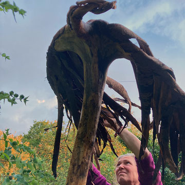 "Vogel" (Rinde, Fichtenholz) 2022