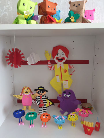 春日井市みやこ内科クリニック。待合にある折り紙の飾り。折り紙で作ったマクドナルドキャラクター,マック 春日井