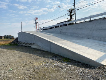 西条市　河川敷