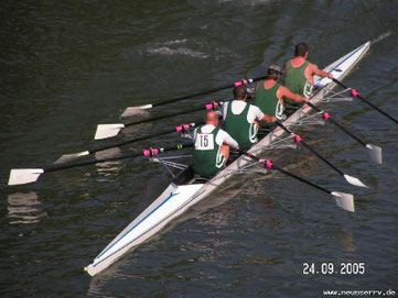 Renndoppelvierer, ungesteuert, bei der Regatta um den "Grünen Moselpokal" in Berkastel Kues (Mosel)