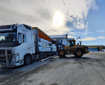 Trailer - Blockhausbausatz - Werksgelände - Blockhaus Hersteller - Blockhausbau - Finnland