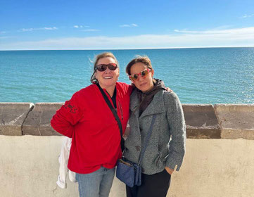 Luana, UNICA Travellers guide, with client Kate by the Barcelona seafront