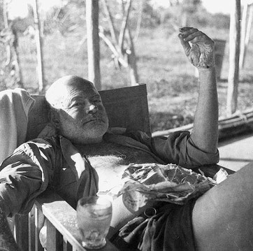 Nach zwei Bruchlandungen. Foto: Ernest Hemingway Collection. John F. Kennedy Presidential Library and Museum, Boston