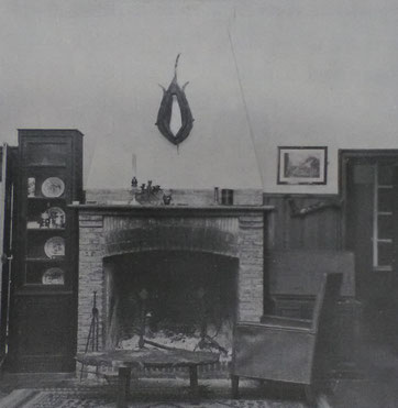 Intérieur de la cabane de Fabulet, Photographie anonyme, source André Renaudin, Louis Fabulet traducteur de Kipling, 1980
