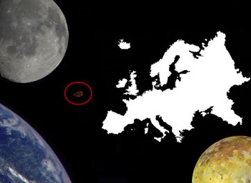 Größenvergleich zwischen Amalthea, der Erde, dem Mond, Io und dem Kontinent Europa.