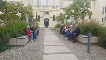Der Mitgliederausflug führte die Teilnehmer auch zum Generalkonsulat des VdS